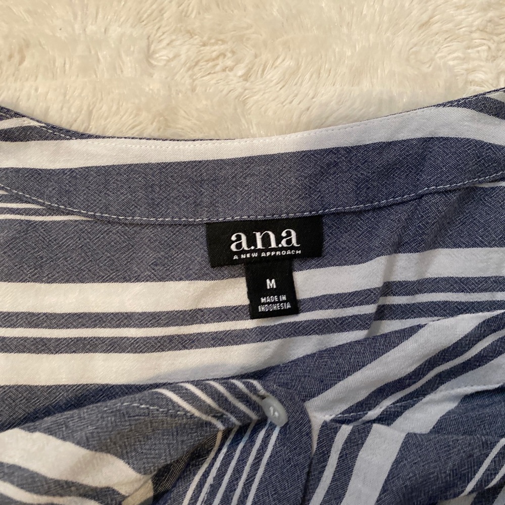 Blouse - Picture 3 of 3